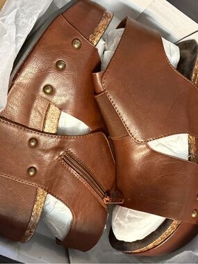 Pierre Dumas Brown Platform Sandals